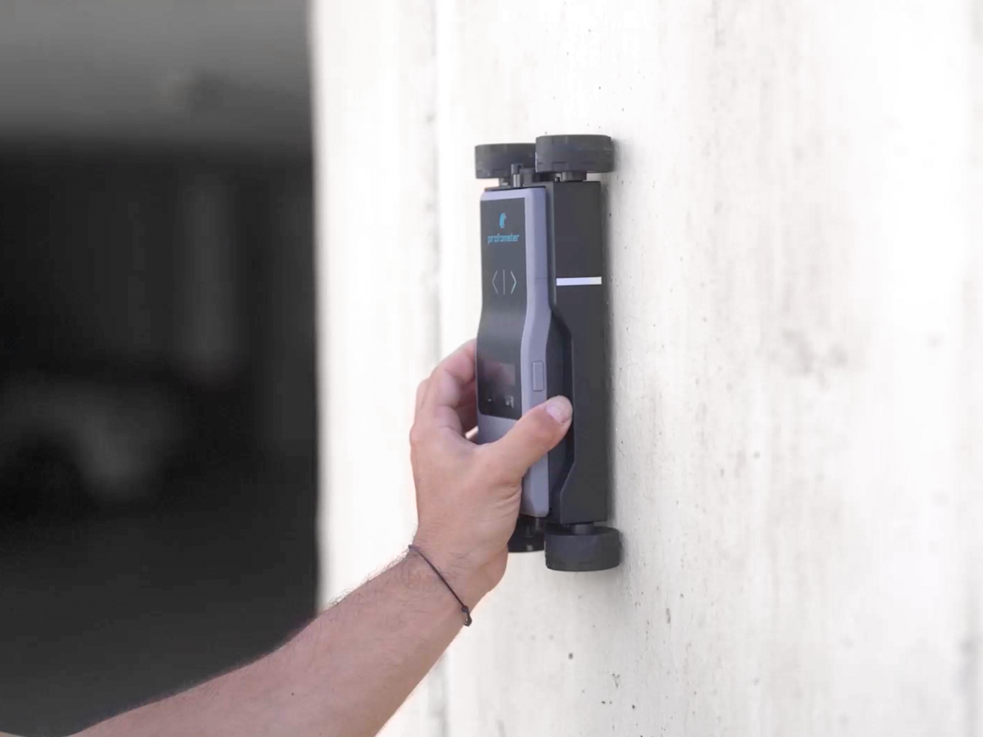 PM8000 the advanced concrete cover meter, from concrete rebar detection to line scanning. Precise concrete rebar cover measurements and diameter estimation with great clarity.